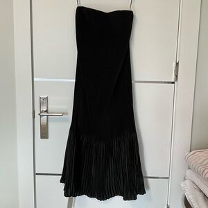 Abercrombie & Fitch Black Strapless Pleated-Hem Dress